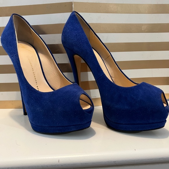 GZ authentic blue suede peep toe platform 35 1/2 I wear a 6.5 - Picture 1 of 2